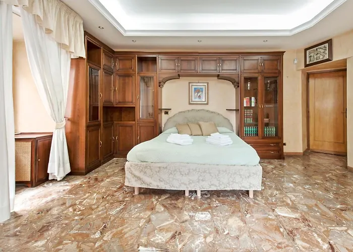 Charming With 3 Bedrooms * Roma