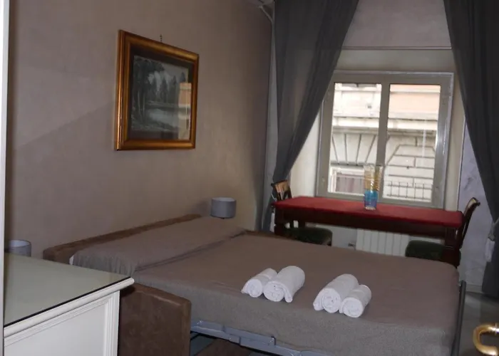Charming With 3 Bedrooms Roma