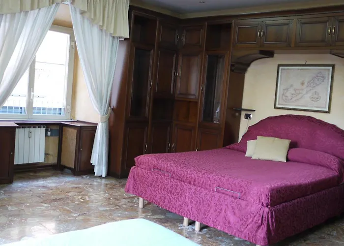 Charming With 3 Bedrooms Roma